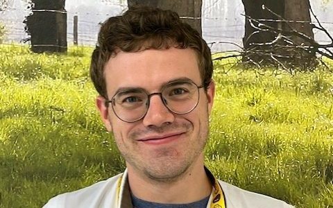 Dr. Claes Simon